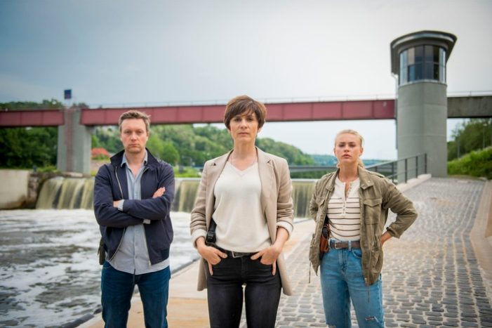 ZDF-Samstagskrimi „In Wahrheit – Unter Wasser“: Wer hat Freddys Kumpel ermordet? (FOTO)