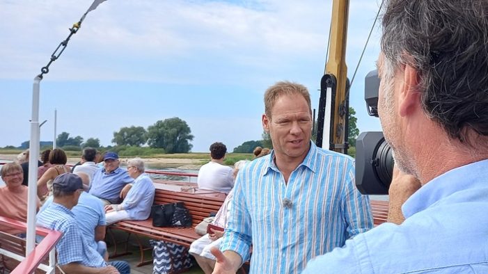 „Nordtour“: Sonderausgabe zum 30-jährigen Jubiläum – 1992 erste Sendung aus allen vier NDR Landesfunkhäusern“ / Nordtour unterwegs – Alles im Fluss“: Sonntag, 4. September, 20.15 Uhr, NDR Fernsehen (FOTO)