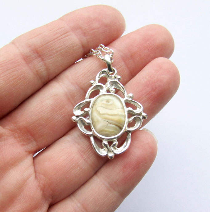 Schmuck aus Zahn Schmuck aus Zahn