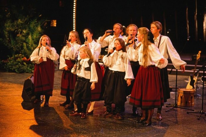 MDR zeigt Doku „Die Kelly Family und der Osten“ mit bisher unveröffentlichten Privataufnahmen (FOTO)