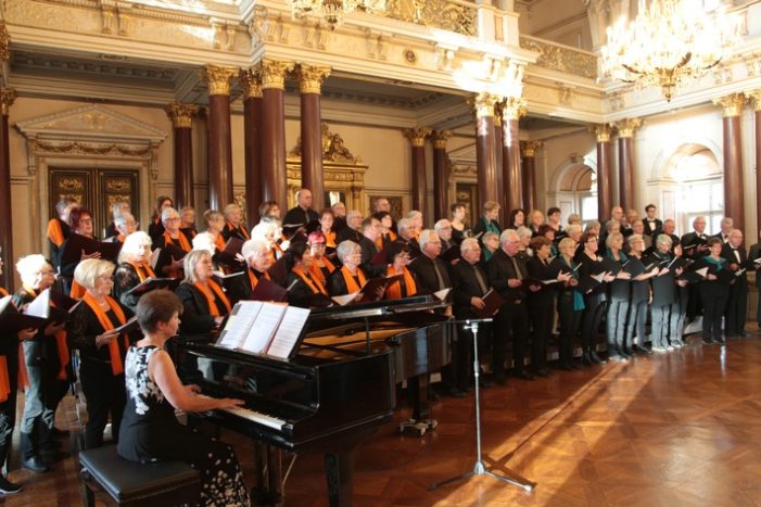 Gelungener Auftakt eines neuartigen Chorerlebnisses: 100 Stimmen eröffnen die Thüringer CHORschätze im Residenzschloss Altenburg (FOTO)