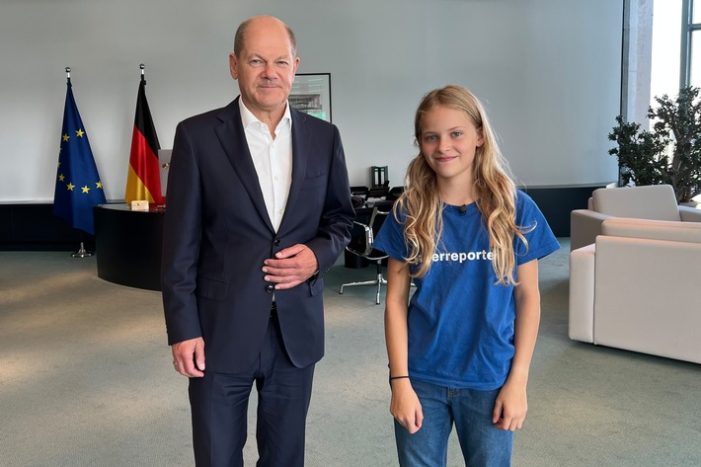 „logo!“-Kinderreporterin interviewt Olaf Scholz (FOTO)