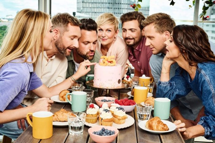 Sieben mal sieben: 35 Jahre „SAT.1-Frühstücksfernsehen“ mit sieben Moderatoren auf sieben Sendern am Dienstag live (FOTO)