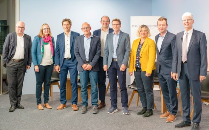 Deutscher Journalistenpreis: Würdigung der neun prämierten Siegertexte durch die Jury (FOTO)