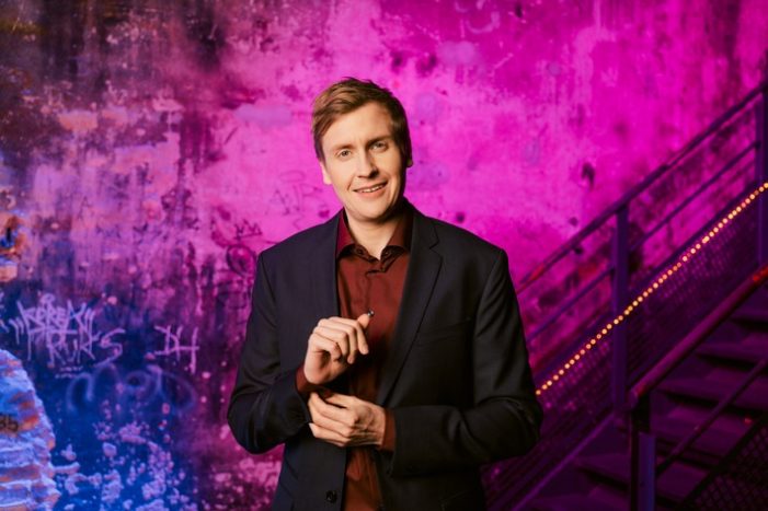 Neue Folge der satirischen Mix-Show „Till Reiners- Happy Hour“ in 3sat (FOTO)