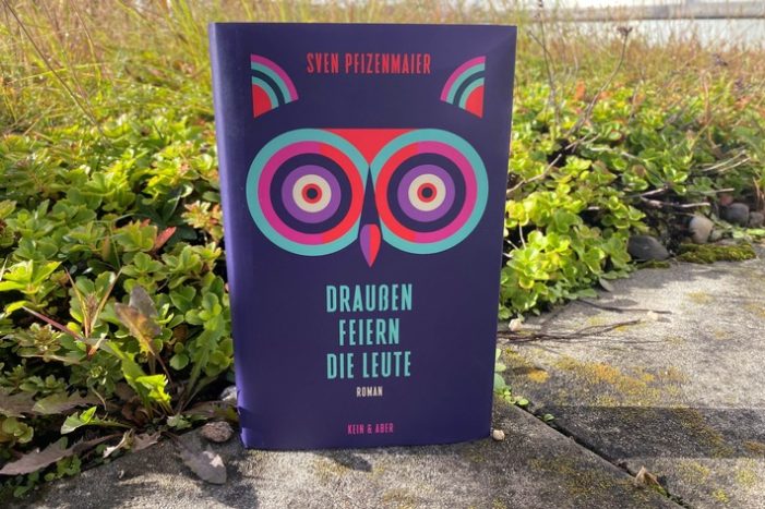 ZDF-„aspekte“-Literaturpreis 2022 geht an Sven Pfizenmaier für „Draußen feiern die Leute“ (FOTO)