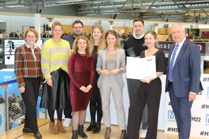 Preise für Politische Influencer / Hanns-Seidel-Stiftung zeichnet auf Medientagen München politische Journalisten mit junger Zielgruppe aus (FOTO)