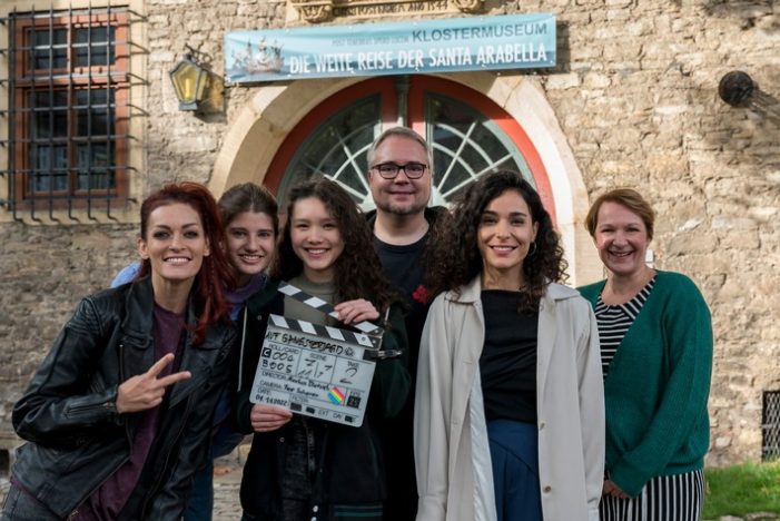 Drehstart für Serien-Crossover: „Schloss Einstein“& „Die Pfefferkörner“ gehen gemeinsam auf Gangsterjagd (FOTO)