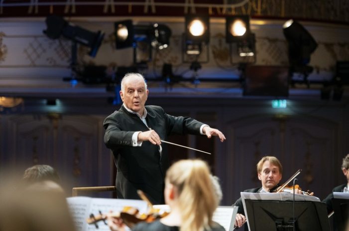 ARTE zeigt Programmschwerpunkt im TV und online zum 80. Geburtstag von Maestro Daniel Barenboim (FOTO)