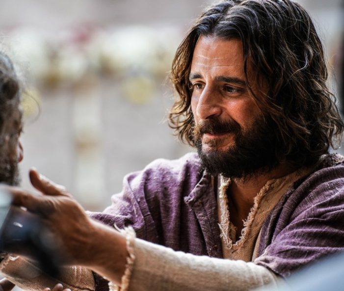 Jesus neu erleben: Bibel TV startet US-Serie „The Chosen“ in deutscher TV-Erstausstrahlung / Historiendrama: Das Wirken Jesu aus Sicht der Menschen, deren Leben er veränderte: ab 21. Januar, 20:15 Uhr (FOTO)
