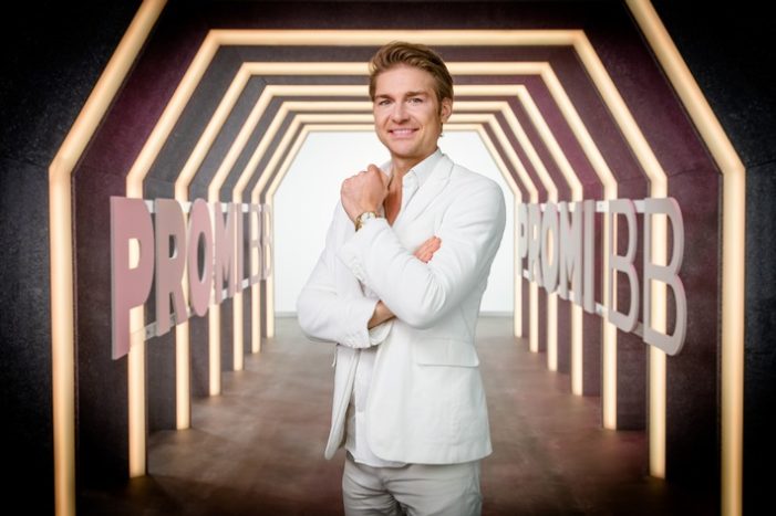 Faszinierend. Polarisierend. SAT.1 begleitet „Promi Big Brother“-Bewohner Jeremy Fragrance bei seinen ersten Schritten nach demüberraschenden Auszug (FOTO)