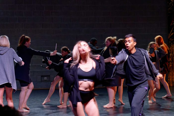 Wie perfekt ist perfekt? Tanzperformance in Stuttgart