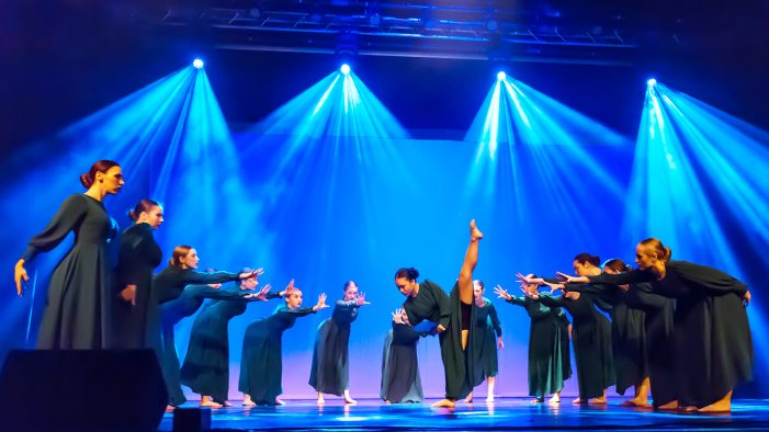 1000 Beine schwingen beim 33. Up To Dance Festival