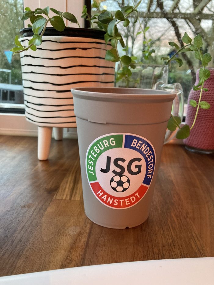 individuell bedruckte Mehrwegbecher für Vereine selbst herstellen