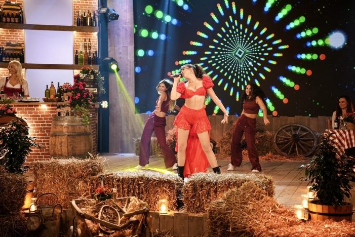 Maibritt feiert deutschen TV-Einstand –  sensationeller Auftritt in der „Folx Stadl“-Show