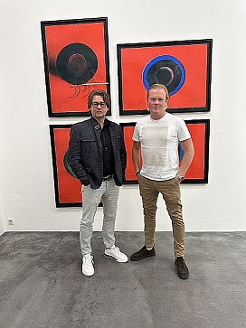 Künstler Leon Löwentraut und Galerist Dirk Geuer
