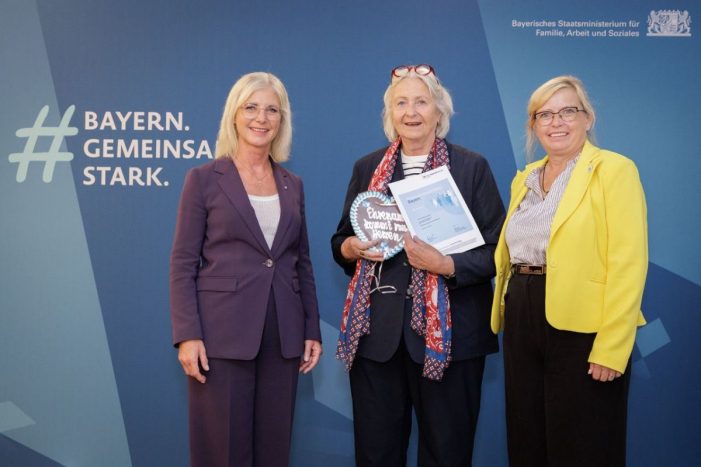 Renate Hausdorf für ihr Engagement beim Paul-Klinger-Sozialwerk geehrt