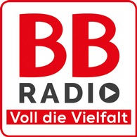 BB RADIO HörerHelden 2024 gesucht / Eine Aktion von BB RADIO und Lotto Brandenburg / Awards für Ehrenamt / Schirmherr Dr. Dietmar Woidke übergibt Sonderpreis / Gala in der Staatskanzlei Potsdam