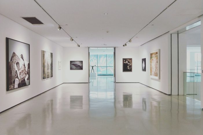 Von Warhol bis Giacometti: Die Erfolgsgeschichte der Galerie Lovers of Fine Art in Gstaad