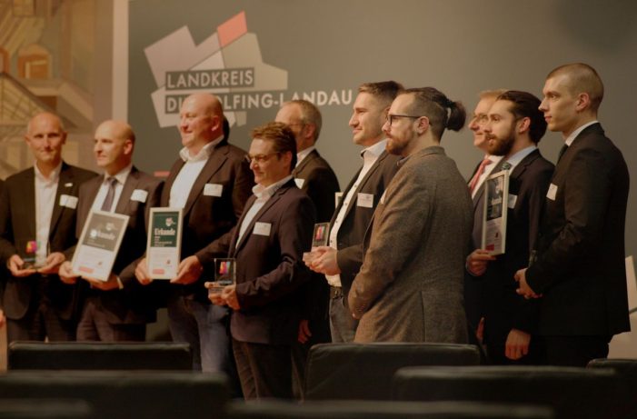 Preis für Innovation und Engagement: Drei herausragende Unternehmen aus Niederbayern gewürdigt