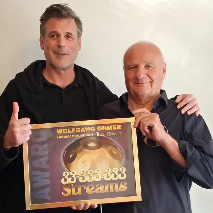 Wolfgang Ohmer – Award für 33 Mio Aufrufe Wolfgang Ohmer – Award für 33 Mio Aufrufe