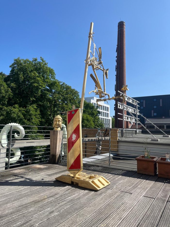 Der Goldmann wird sichtbar: N*KO & Mike Kuhlmann präsentieren erstmals gemeinsam – „Golden Ghosts“ erheben sic