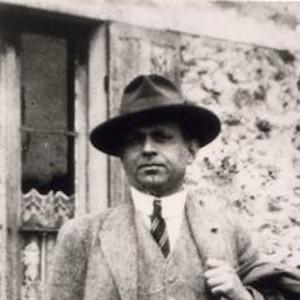 „Wir sind stark, wenn wir zusammenhalten: die Starken und Schwachen, die Jungen und Alten.“ Kurt Tucholsky