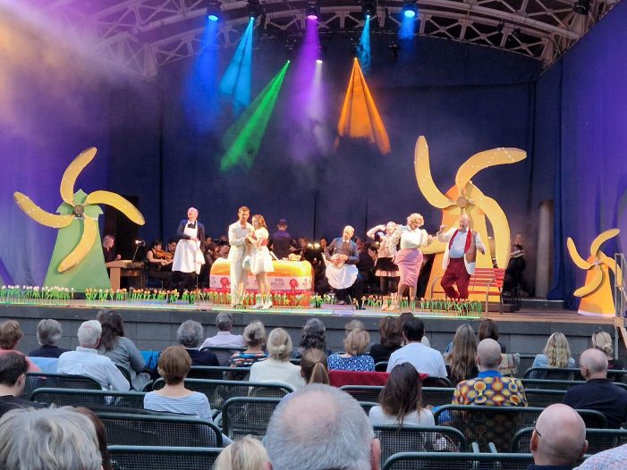 Der Vetter aus Dingsda – das deutschsprachige Opereretten-Feuerwerk auf der Bühne im Palmengarten Frankfurt