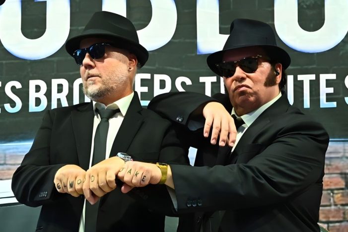 Big Blue – The Blues Brothers™ Tribute Show: King Eddy lebt die Liebe zum Original bis ins Detail