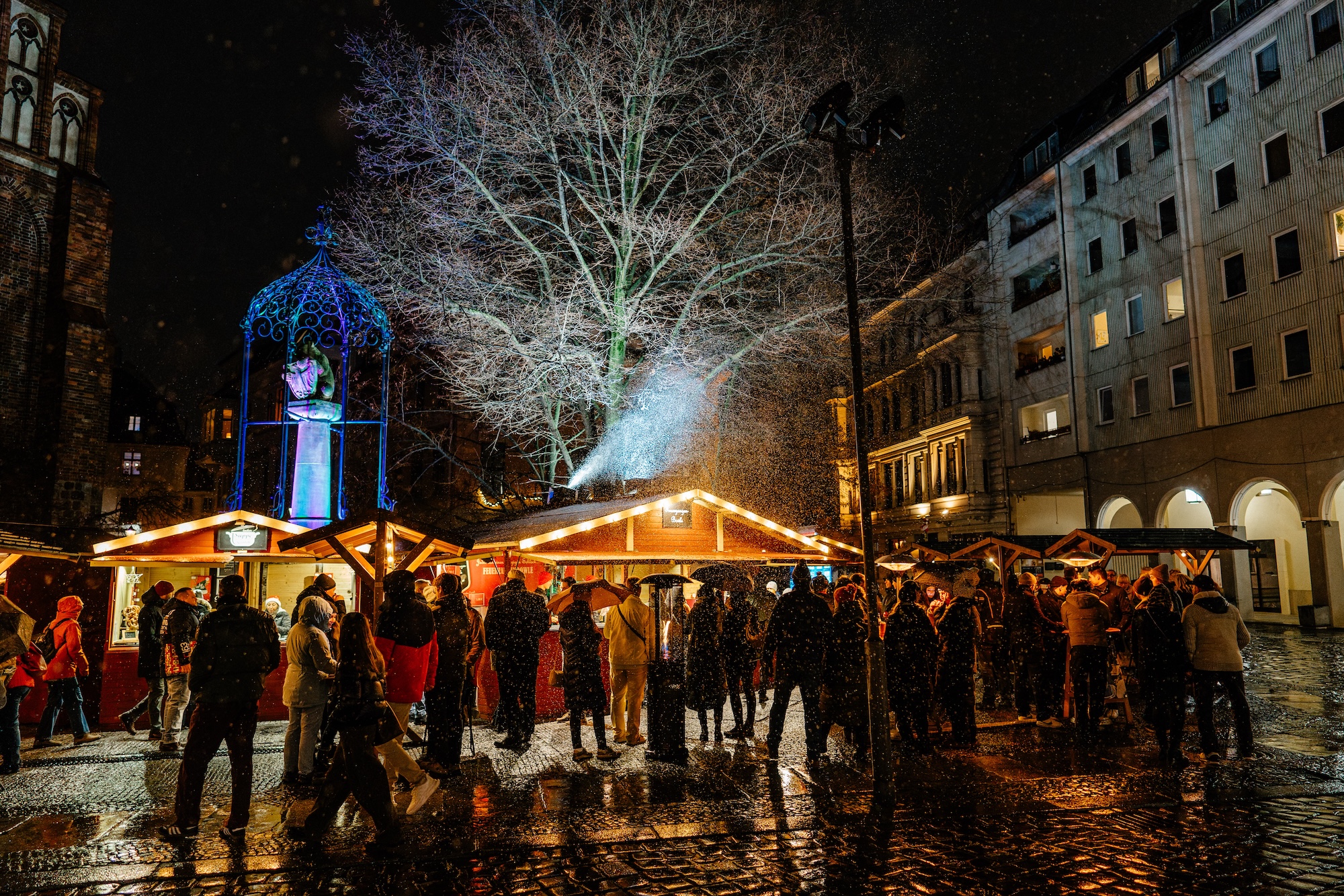 Das „Winter-Film-Fest“ im Nikolaiviertel mit der Feuerzangenbowle und dem Kult-Film startet am 14. November Das „Winter-Film-Fest“ im Nikolaiviertel mit der Feuerzangenbowle und dem Kult-Film startet am 14. November