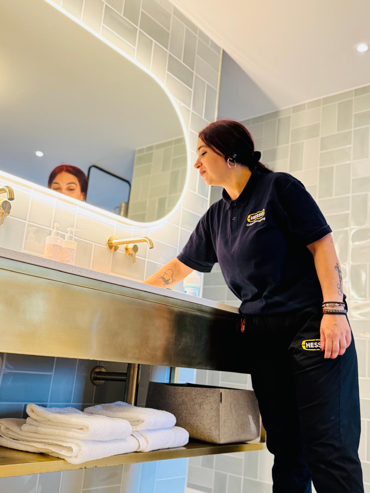 Tariflohn 2026 in der Gebäudereinigung: Wie sich Branche, Betriebe und Auftraggeber jetzt ausrichten müssen