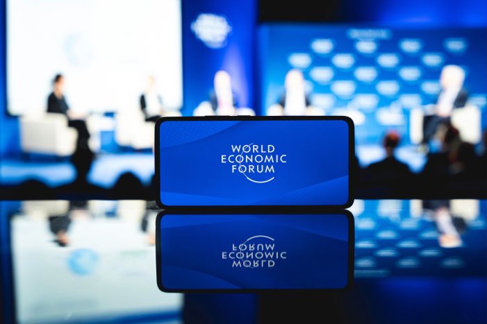 WEF Davos: Inszenierung oder Glaubwürdigkeit? WEF Davos: Inszenierung oder Glaubwürdigkeit?