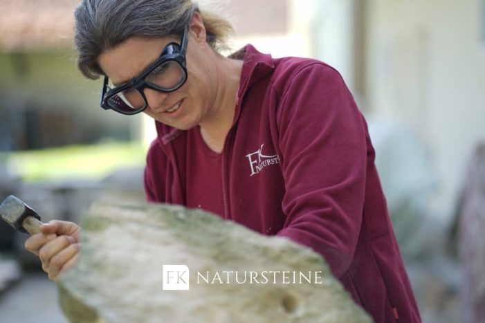 Warum Steinbildhauerei verbindet: Bildhauer- und Steinmetzkurse bei der Steinmetzmeisterin Warum Steinbildhauerei verbindet: Bildhauer- und Steinmetzkurse bei der Steinmetzmeisterin