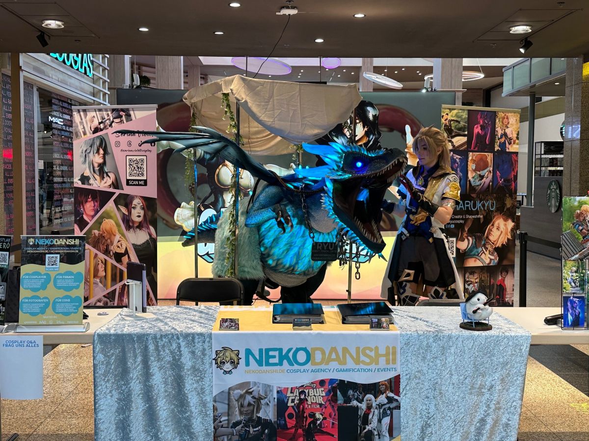 Riesiger, reitbarer Drache Ryu für Events: Nekodanshi Highlight Firmenevents und Anime Conventions Riesiger, reitbarer Drache Ryu für Events: Nekodanshi Highlight Firmenevents und Anime Conventions