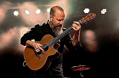 Fingerstyle-Virtuose Jeff Aug als Support für Chad Wackerman & The L.A. All-Stars auf Europatournee Fingerstyle-Virtuose Jeff Aug als Support für Chad Wackerman & The L.A. All-Stars auf Europatournee