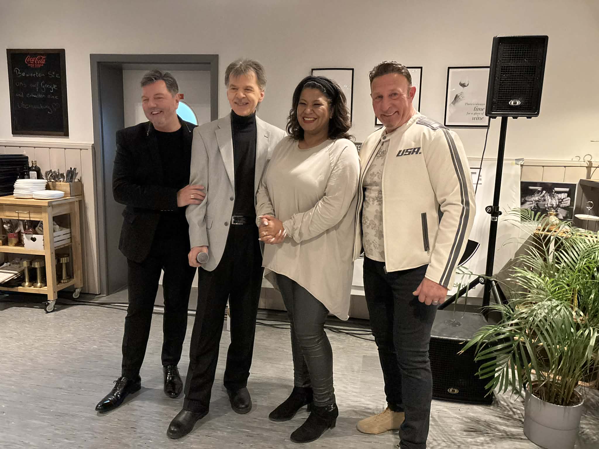 Grandiose Stimmung mit der Original Mike Dee Kultshow in Badendorf