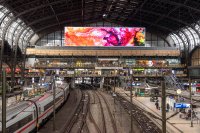 Kunst imöffentlichen Raum neu gedacht: Artcrush stärkt kulturelle Präsenz auf digitalen Außenmedien in Deutschland in einer Kooperation mit Ströer SE Kunst imöffentlichen Raum neu gedacht: Artcrush stärkt kulturelle Präsenz auf digitalen Außenmedien in Deutschland in einer Kooperation mit Ströer SE