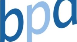 „Wenn ich nicht mehr weiter weiß, gründe ich einen Arbeitskreis.“ / Neue Pflegekommission ohne Praxis: bpa kritisiert fehlende Einbindung der Einrichtungen und Dienste
