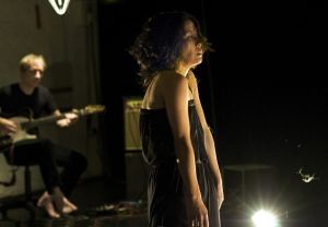 Premiere: White Landing von MOUVOIR/Stephanie Thiersch