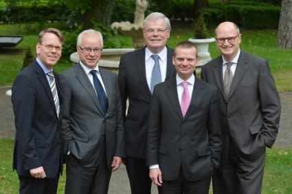Helmut Heinen mitübergroßer Mehrheit als BDZV-Präsident wiedergewählt (BILD)