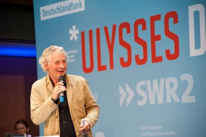 „Ulysses“-Begeisterung am Radio und in Berlin / 22-stündiges Hörspielereignis in SWR2 (16.6.) / Joyce-Fans feierten im ARD-Hauptstadtstudio (BILD)