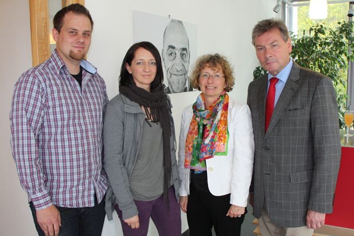 TEAM zeigt 15 Werke der Initiative „Help Portrait Paderborn 2011“