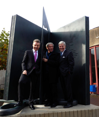 Dr. Lutz Aengevelt stiftet neues Heine-Denkmal für die Heinrich-Heine-Universität Düsseldorf