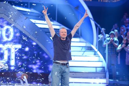Die Nummer 1 am Samstagabend: Stefan Raab schlägt TV-Konkurrenz und erhöht Jackpot bei „Schlag den Raab“ auf 3,5 Millionen Euro (BILD)
