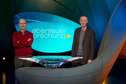 Harald Lesch und Christoph Süß präsentieren „Der Weltuntergang – live“/
ZDF zeigt „Abenteuer Forschung spezial“ über ein mystisches Datum (BILD)