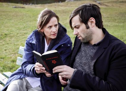 ZDF-Krimi „Der Teufel von Mailand“ /
Regula Grauwiller, Ina Weisse und Max Simonischek in der Martin-Suter-Verfilmung (BILD)