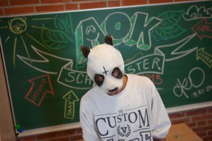 MITMACHEN IST SO „EASY“: Online-Quiz des AOK-Schulmeister 2013
gestartet – Siegerschule gewinnt Exklusiv-Konzert mit Cro (BILD)