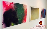 Ausstellung: 08. Januar – 28. Februar „Explodierende Farbwelten – Feuerlöscher statt Pinsel“  von Mr. SIE im Salon Kaiserschnitt Berlin in Moabit