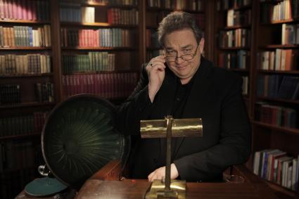 Erstmals an Karfreitag, 22.00 Uhr auf TELE 5//

Die TV-Lesung der etwas anderen Art//

–	NICHTGEDANKEN mit Oliver Kalkofe
–	30 Folgen Mitternachtsliteratur (BILD)