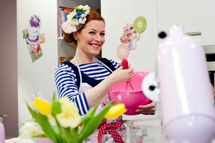 Backfee Enie wieder da! Start der 2. Staffel „Sweet&Easy – Enie backt“ am Samstag, 23. Februar 2013, um 14.00 Uhr auf sixx (BILD)
